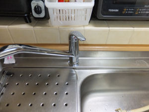 システムキッチン水栓取付け