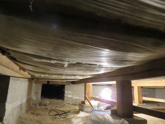 床下グラスウール状況