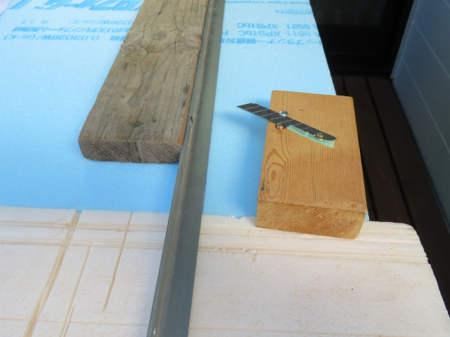 床下断熱補強材切断加工