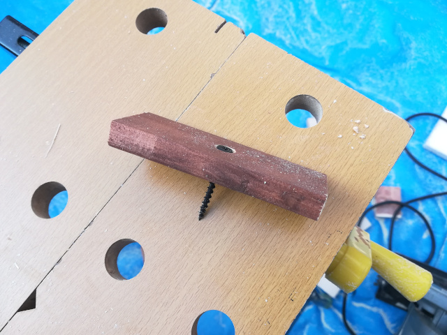 断熱材落下防止材